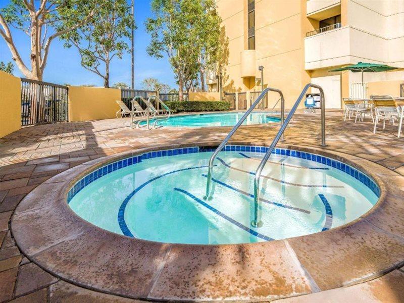 Отель La Quinta By Wyndham Buena Park La Palma Экстерьер фото