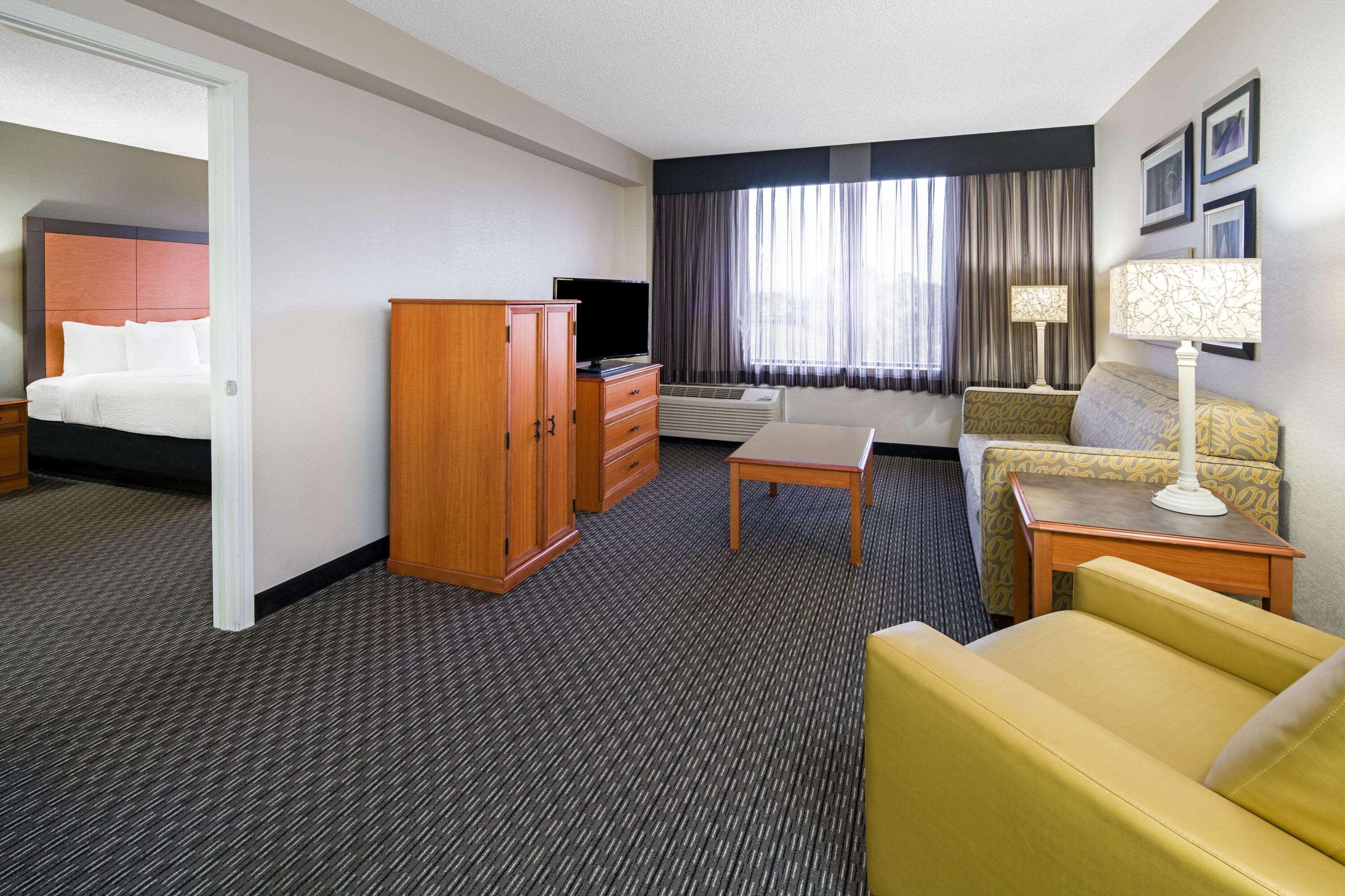 Отель La Quinta By Wyndham Buena Park La Palma Экстерьер фото