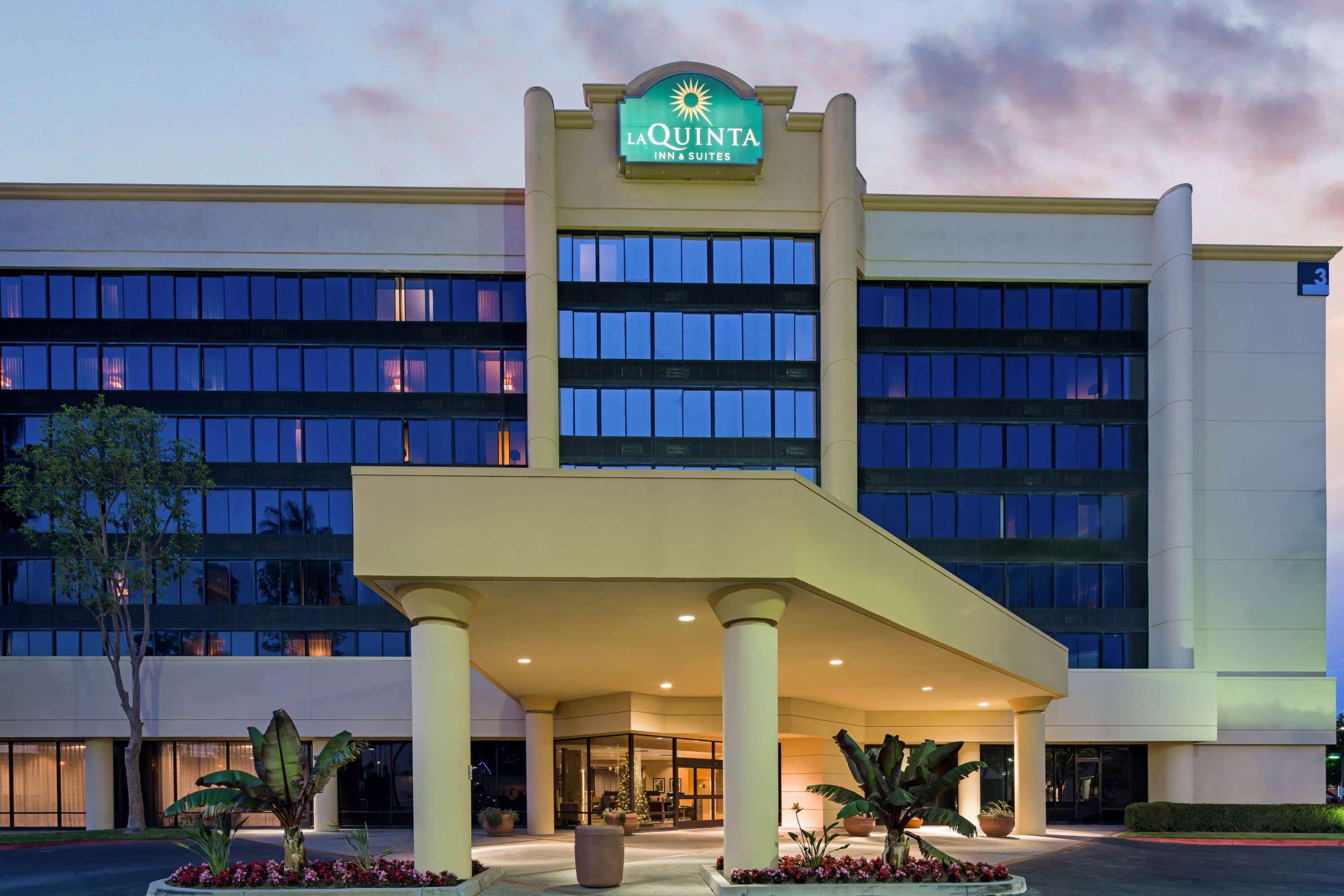 Отель La Quinta By Wyndham Buena Park La Palma Экстерьер фото